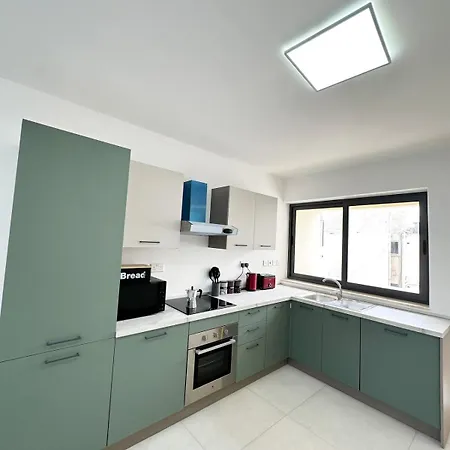 Paceville Premium Getaway *